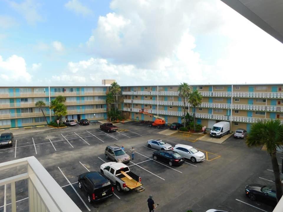 Ocean Breeze - Direct Ocean Front-Pool Is Open Apartment Daytona Beach Ngoại thất bức ảnh