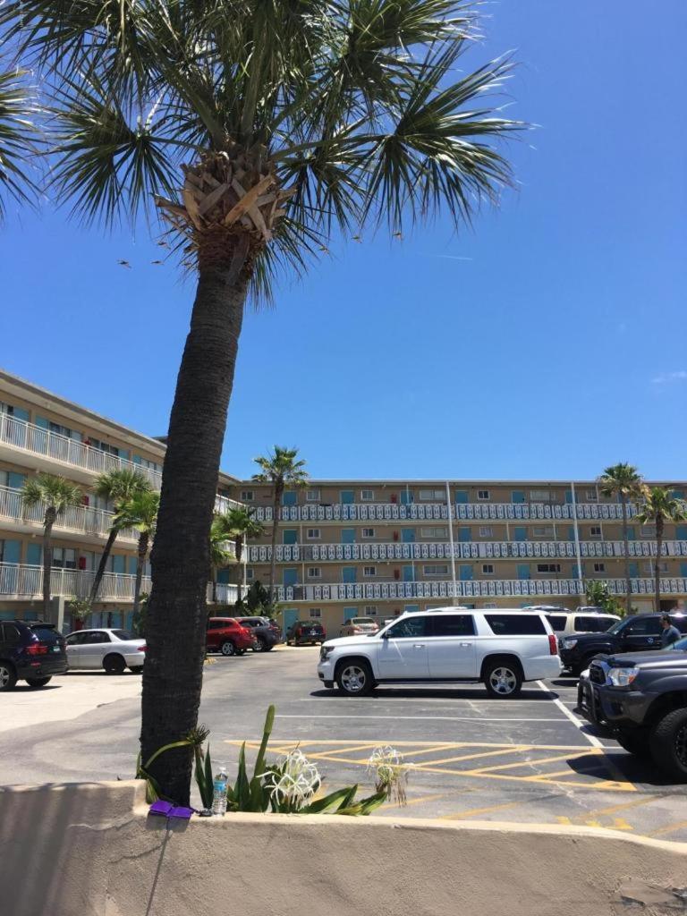 Ocean Breeze - Direct Ocean Front-Pool Is Open Apartment Daytona Beach Ngoại thất bức ảnh