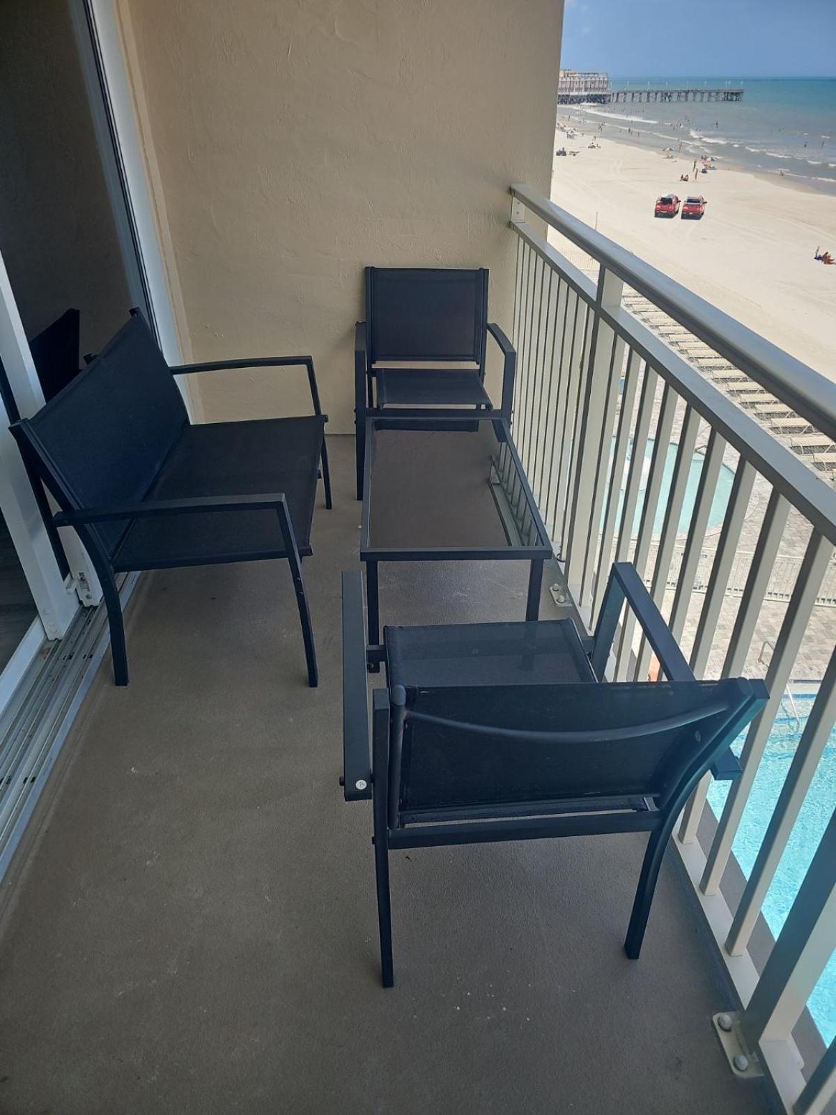 Ocean Breeze - Direct Ocean Front-Pool Is Open Apartment Daytona Beach Ngoại thất bức ảnh