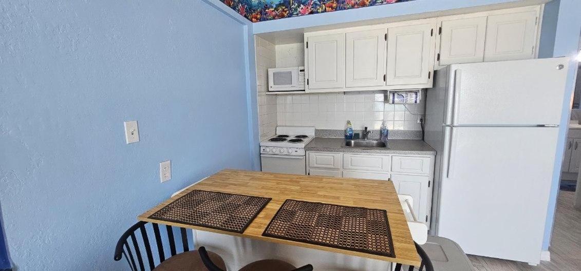 Ocean Breeze - Direct Ocean Front-Pool Is Open Apartment Daytona Beach Ngoại thất bức ảnh