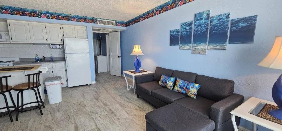 Ocean Breeze - Direct Ocean Front-Pool Is Open Apartment Daytona Beach Ngoại thất bức ảnh