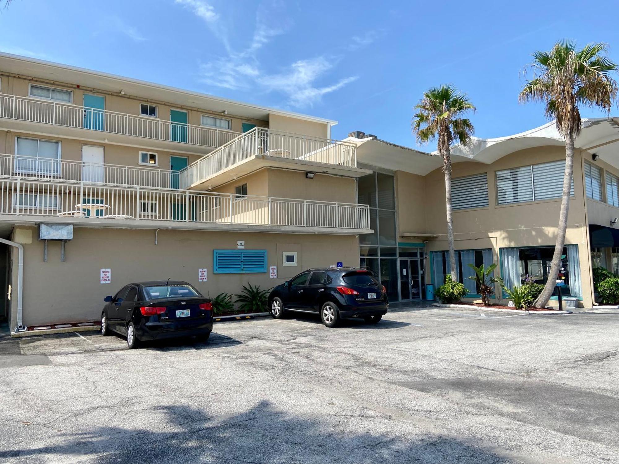 Ocean Breeze - Direct Ocean Front-Pool Is Open Apartment Daytona Beach Ngoại thất bức ảnh
