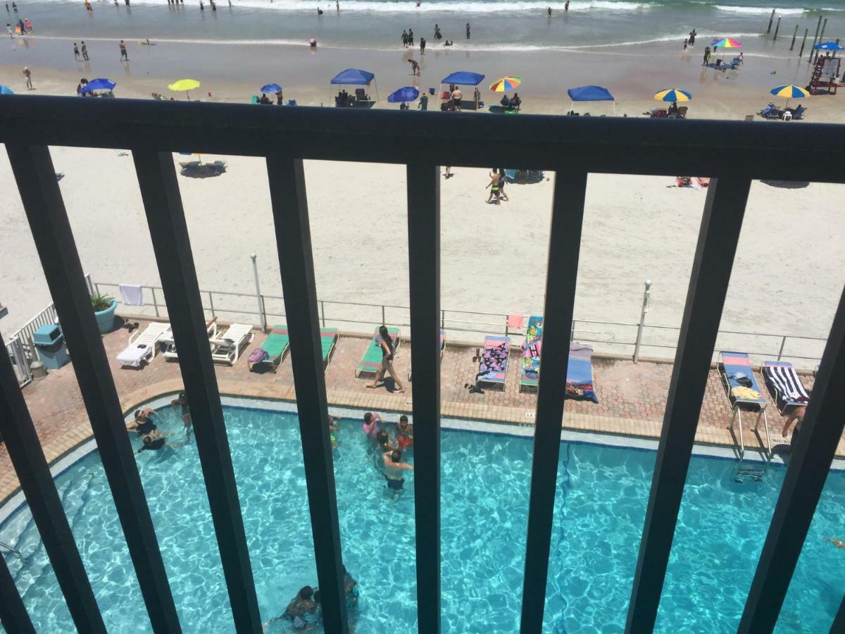 Ocean Breeze - Direct Ocean Front-Pool Is Open Apartment Daytona Beach Ngoại thất bức ảnh